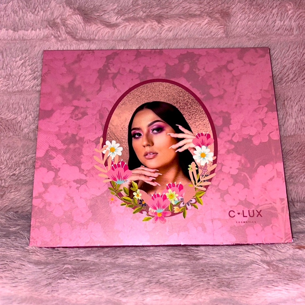 C LUX VEGAN Eyeshadow Palette-
30 Gold & Aurora